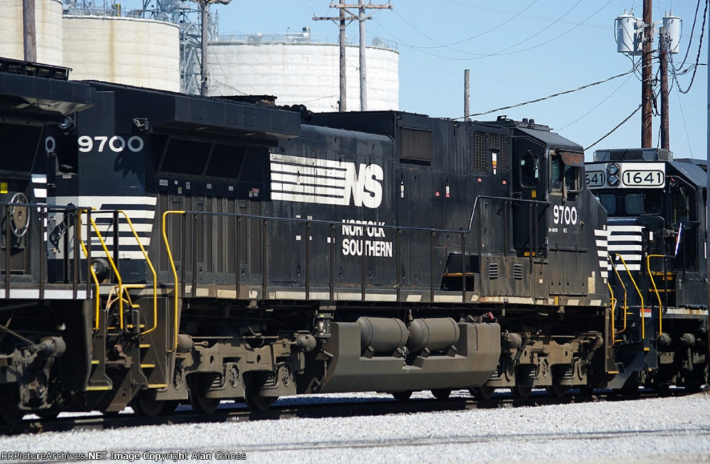 NS$C40-9W 9700